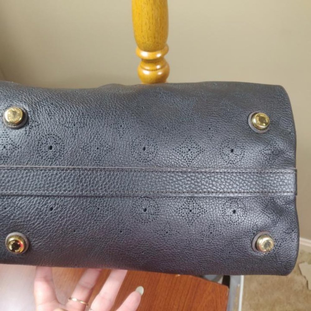 Louis Vuitton Mahina Cirrus Pm Purse Navy Blue - Picture 6 of 14
